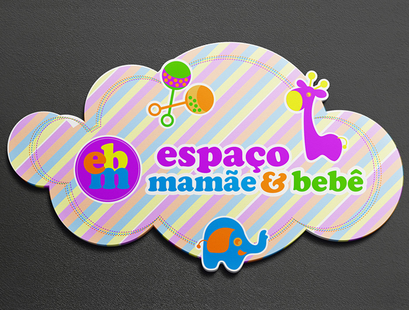 Logotipo desenvolvido para a empresa de produtos infantis Espaço Mamãe e Bebê